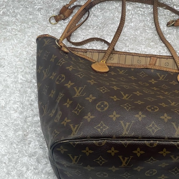 LOUIS VUITTON Mongram Neverfull MM - Picture 8 of 16